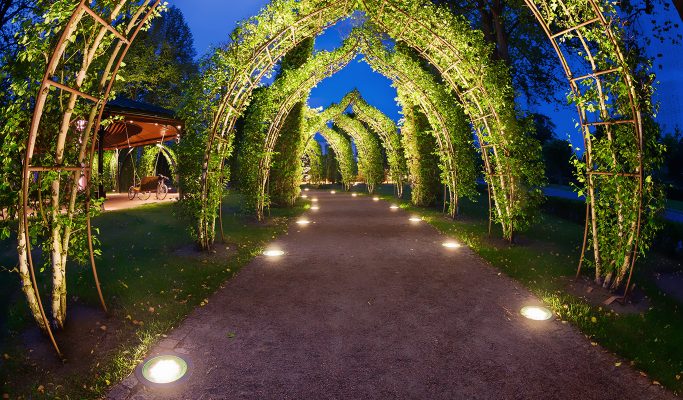 Освещение сквера на Торговой площади, Петергоф