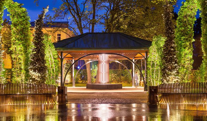 Освещение сквера на Торговой площади, Петергоф